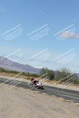 media/Nov-16-2025-Race Pace (Sun) [[8c5fa54630]]/Verified Riders/4-Turn 3 Inside (1050am)/